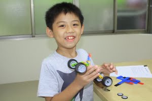 樂高彈力車完成了